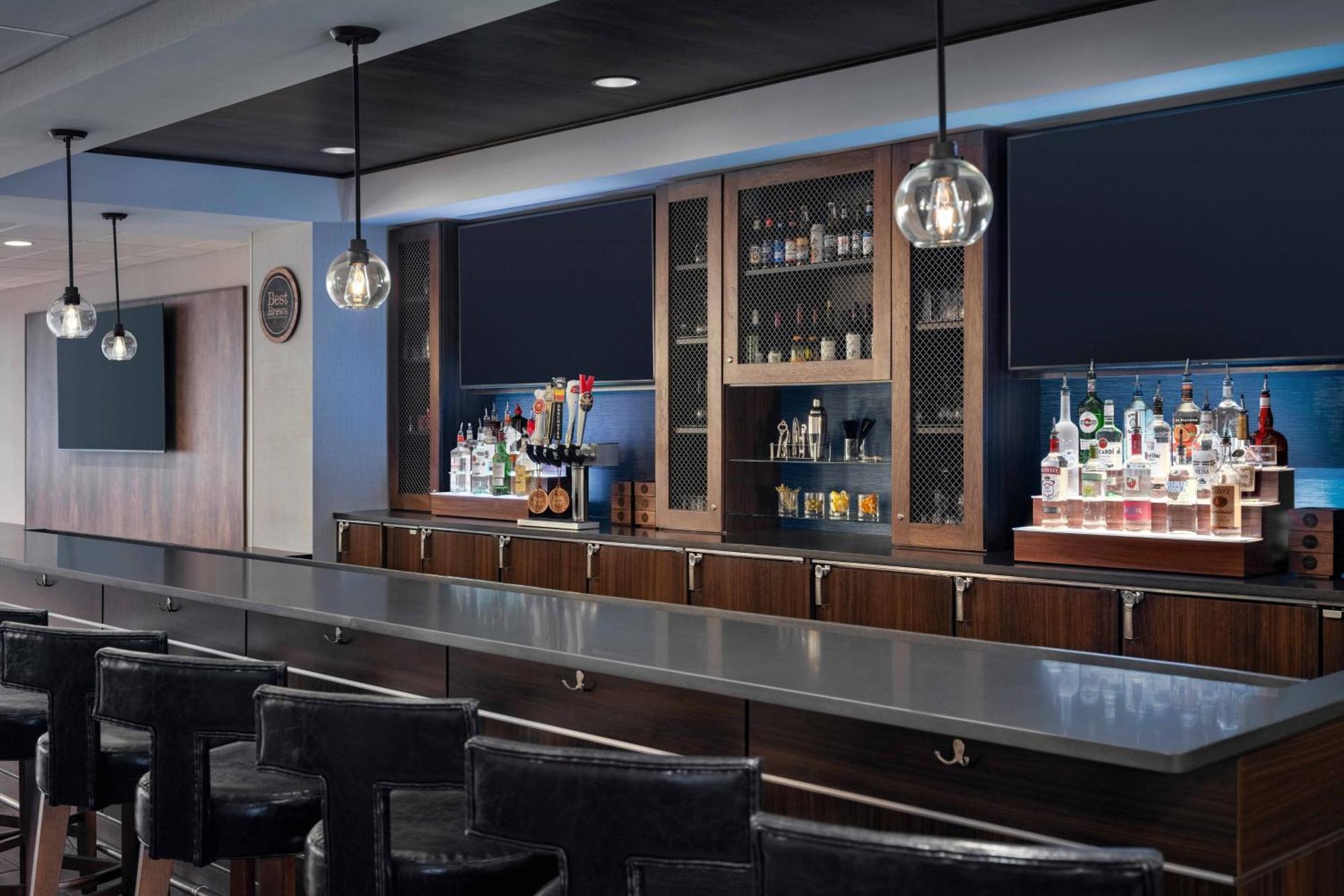Four Points By Sheraton Austin Airport Exterior photo