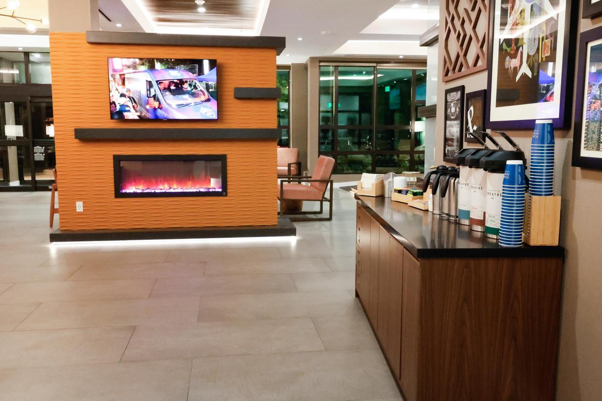 Four Points By Sheraton Austin Airport Exterior photo