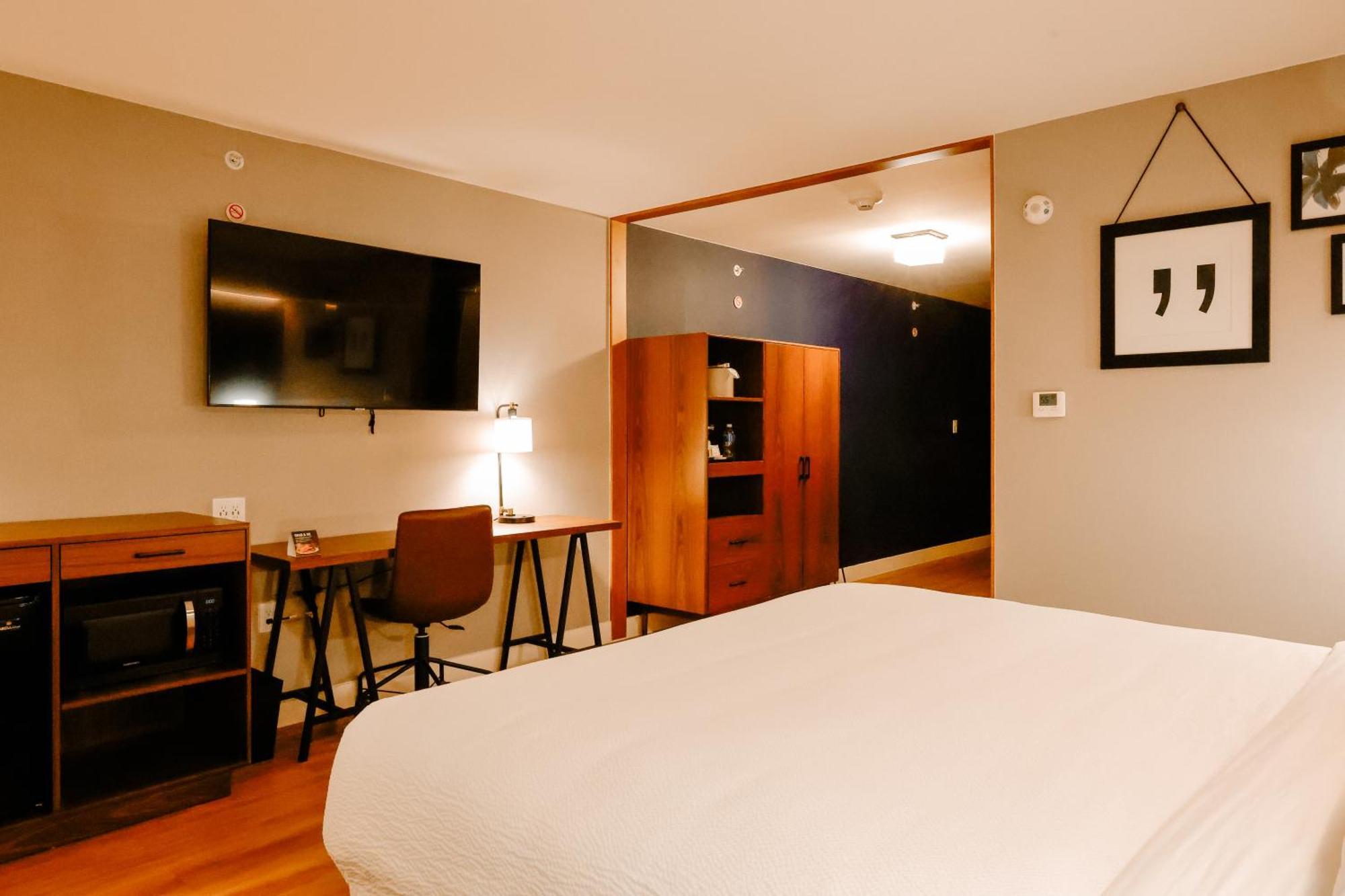 Four Points By Sheraton Austin Airport Exterior photo