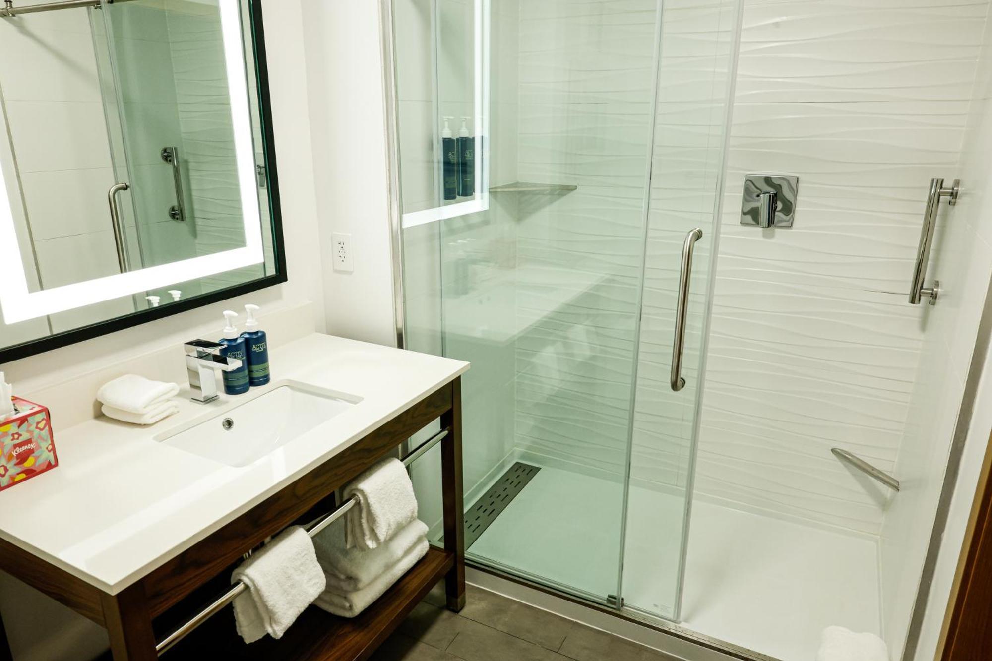 Four Points By Sheraton Austin Airport Exterior photo